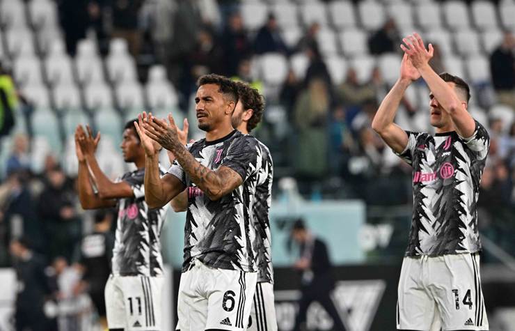 I giocatori della Juventus a fine partita - foto profilo squadra - Cronacalive.it