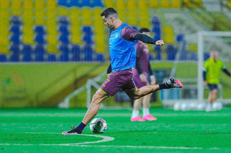 Cristiano Ronaldo - foto profilo Facebook del calciatore - Cronacalive.it