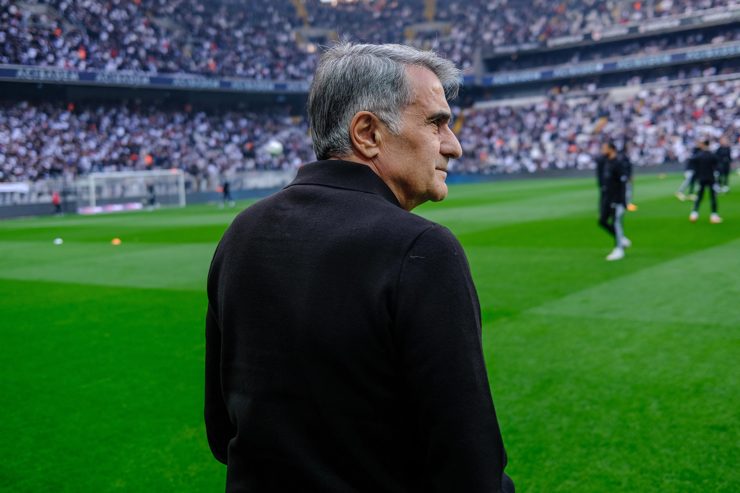 Senoil Gunes, allenatore del Galatasaray - Foto ANSA - Cronacalive.it