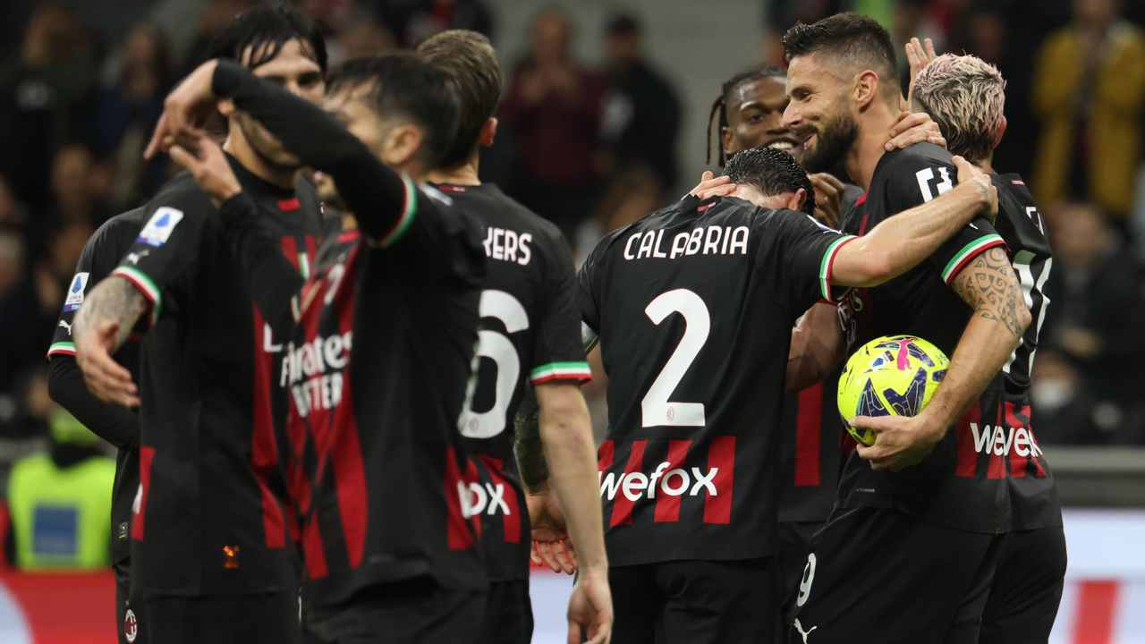 I giocatori del Milan festeggiano un goal - Foto ANSA - Cronacalive.it