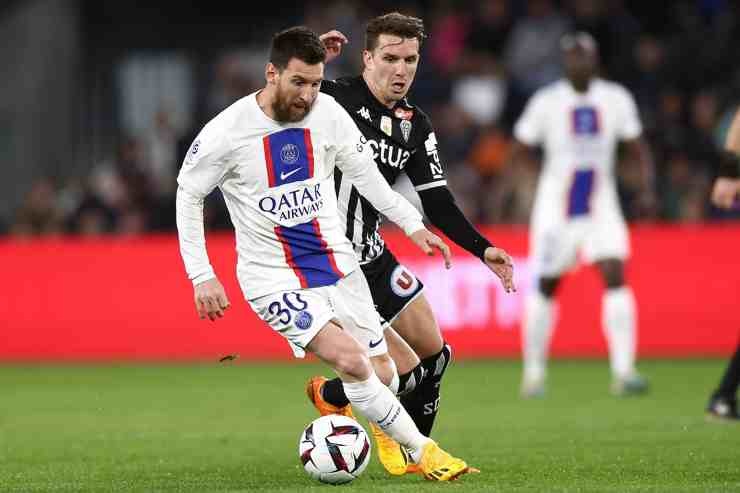 Lionel Messi con la maglia del PSG - Foto ANSA - Cronacalive.it