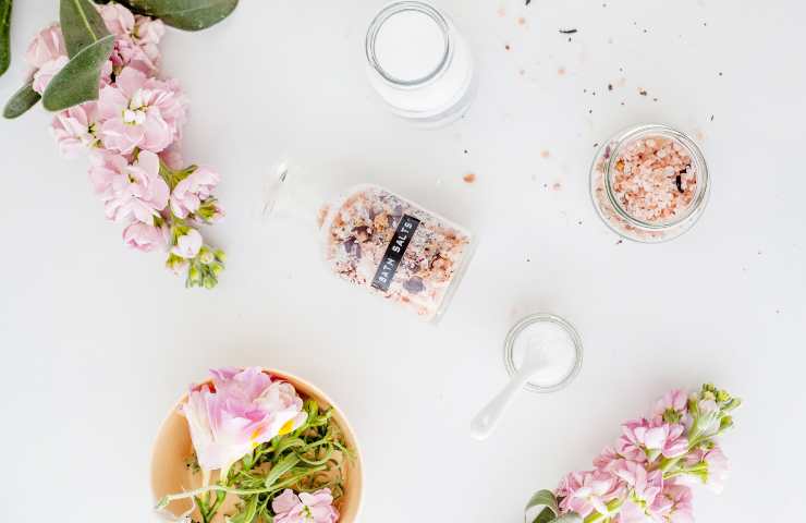 Lavanda e bicarbonato per un bagno profumato