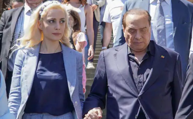 Marta Fascina e Silvio Berlusconi - cronacalive.it