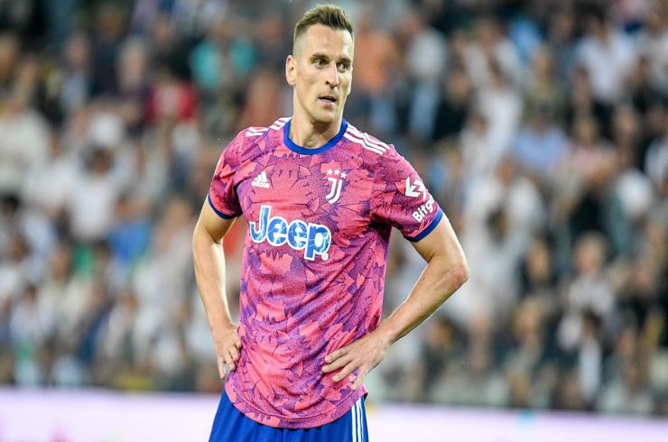 Milik con la maglia della Juventus - foto ANSA - Cronacalive.it