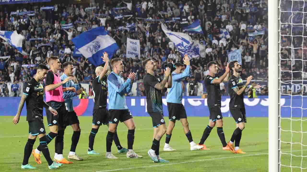I giocatori della Lazio al termine della stagione - Foto ANSA - Cronacalive.it