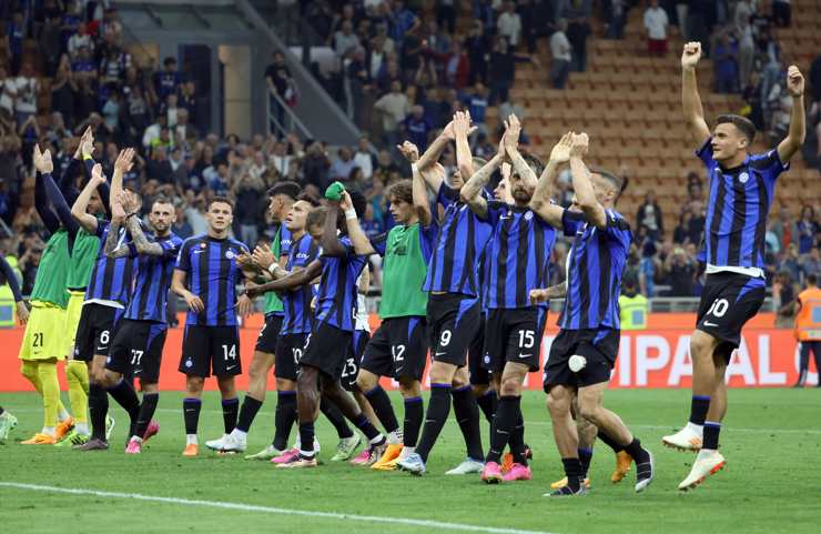 L'Inter saluta i tifosi - Foto ANSA - Cronacalive.it