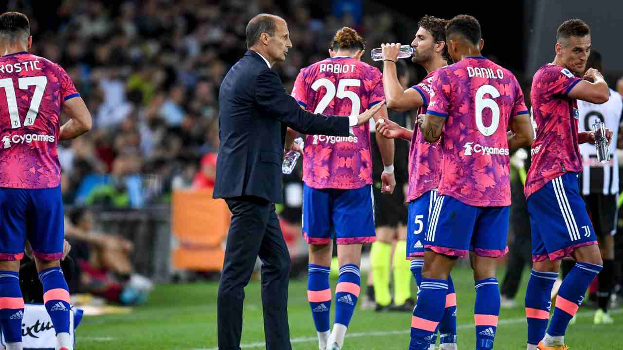 Max Allegri e i giocatori della Juve - Foto ANSA - Cronacalive.it