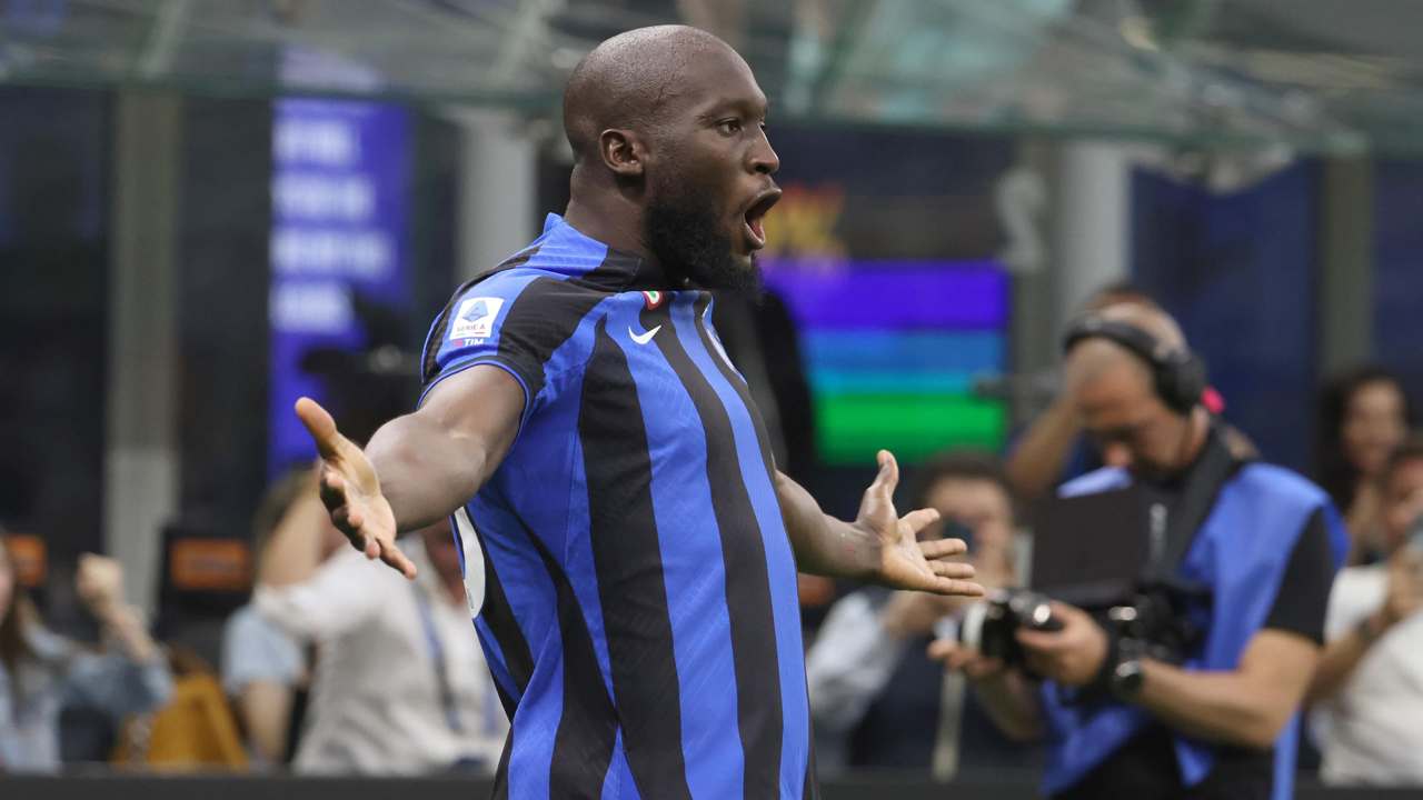 Romelu Lukaku con la maglia dell'Inter - Foto ANSA - Cronacalive.it