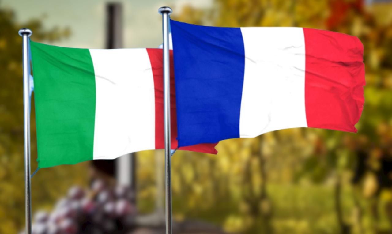 bandiere di Francia e Italia - croncalive.it
