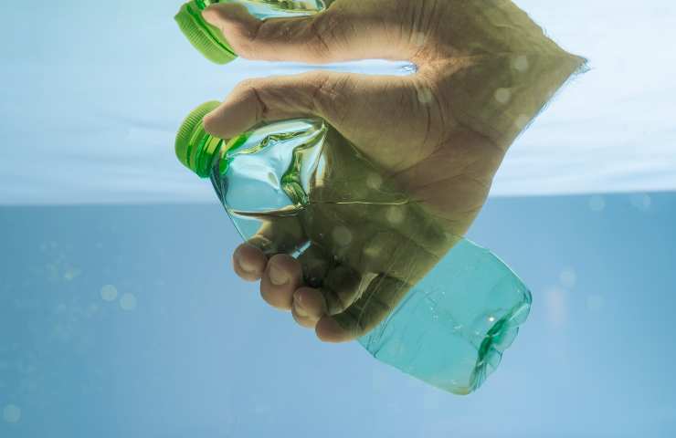 Acqua di laghi e fiumi in pericolo la ricerca (Fonte Depositphotos)