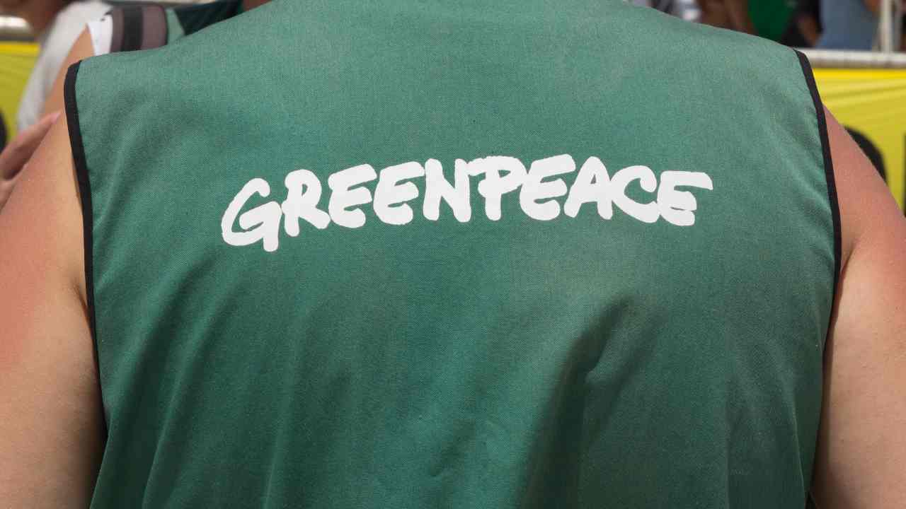 Greenpeace denuncia presenza Pfas in acque di Milano (Fonte Depositphotos)