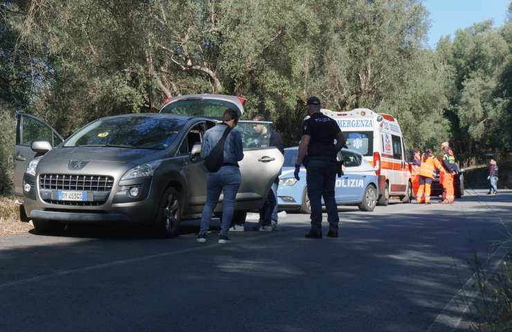 Polizia sul luogo del delitto (Fonte Ansa)