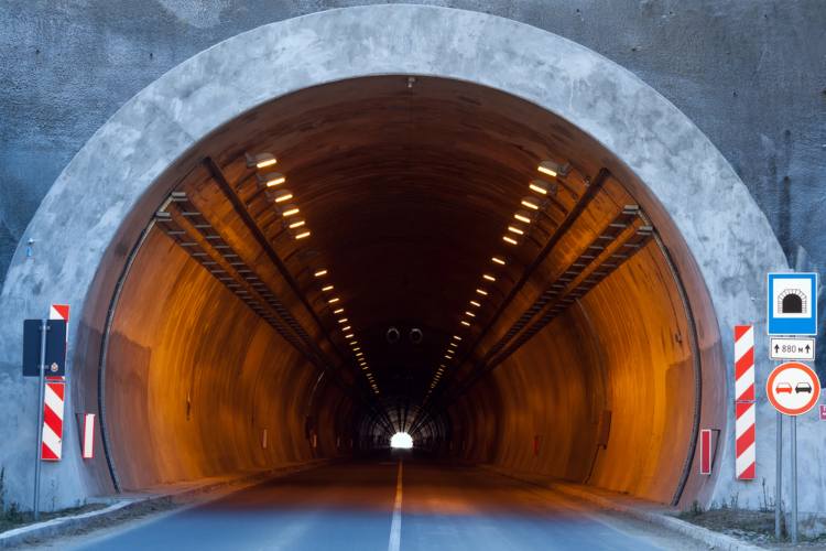 tunnel per traffico