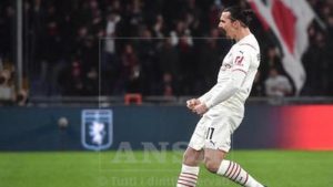Zlatan Ibrahimovic festeggia un goal con la maglia del Milan - foto ANSA - Cronacalive.it